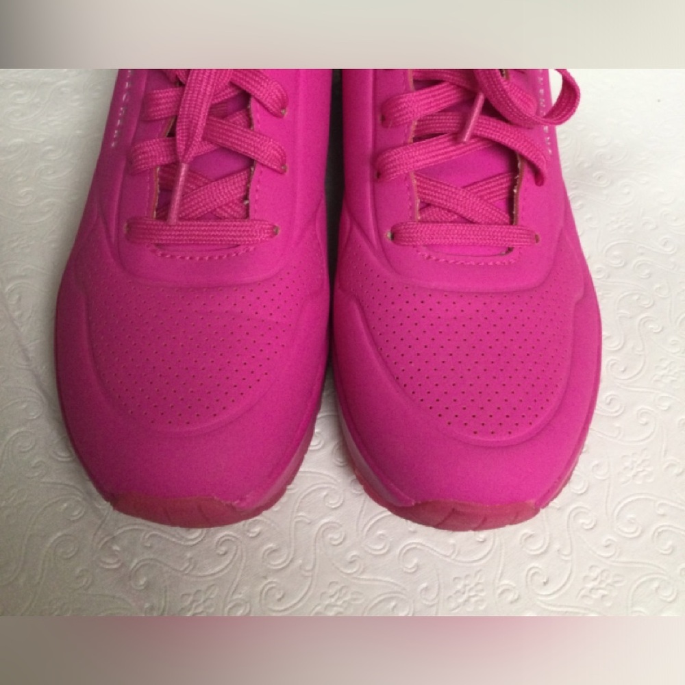 Skechers Street Los Angeles, Woman’s 8, Bright Pink